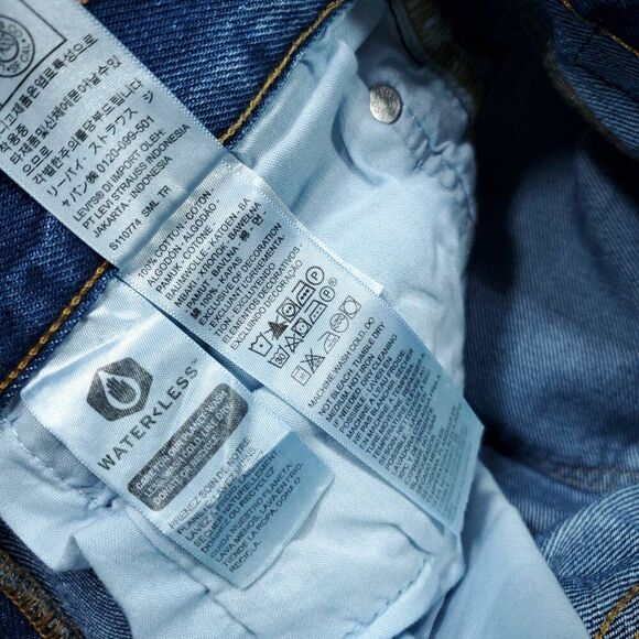 Levi's Premium 501 '81 Mom Jeans Medium Wash Blue Size 24x31 High Rise Tapered - Picture 8 of 12